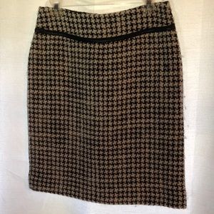 Black and white houndstooth skirt